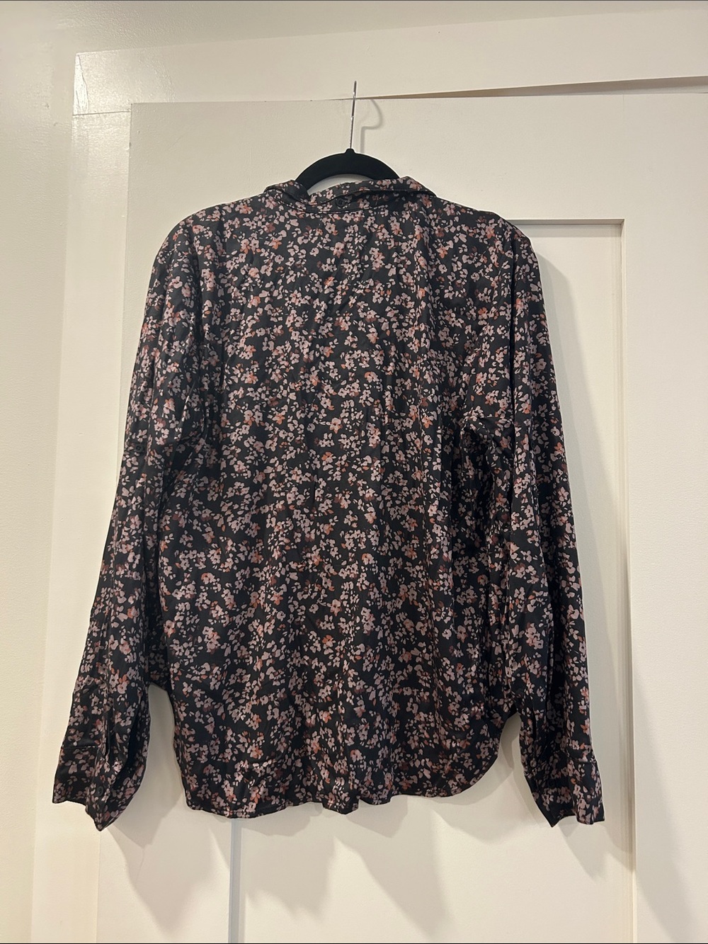 Bella Dahl Black Floral Button-Front Blouse - Picture 5 of 8